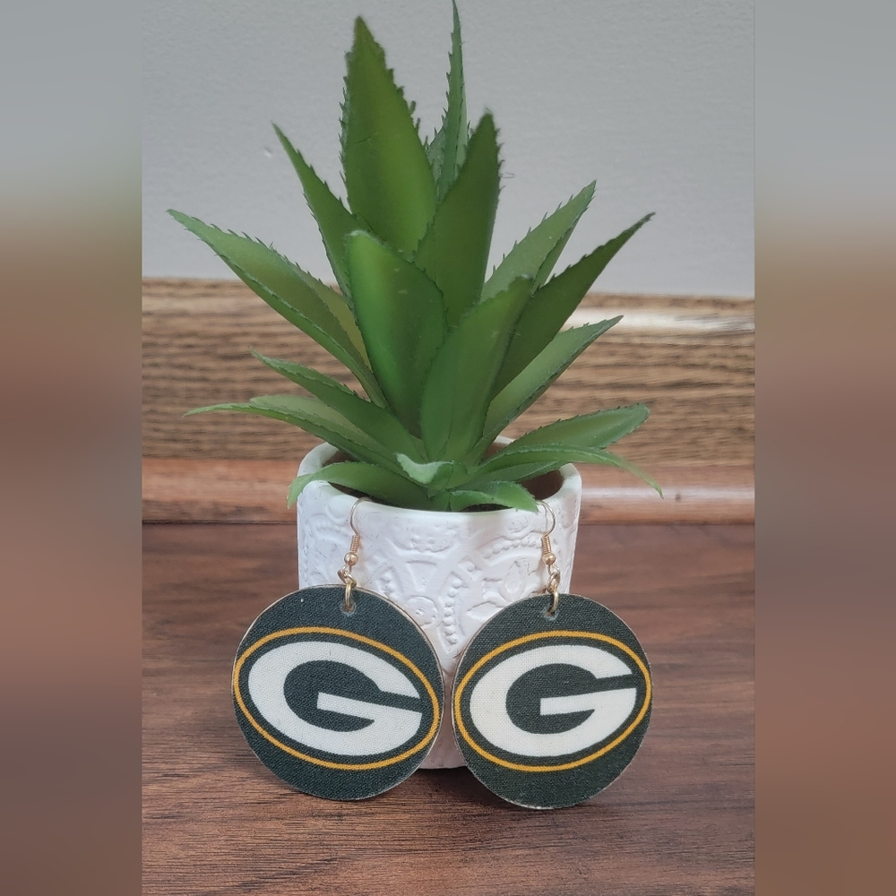 Green Bay Packers NFL Football Wood Circle Lightweight New Boutique Earrings